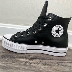 Chuck Taylor All Star Lift Platform Leather Size 9 - Never Been Worn